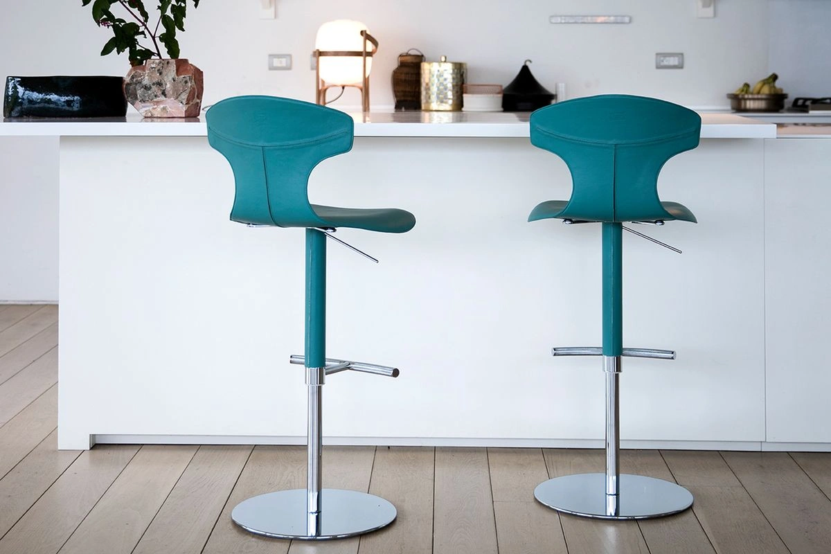 saddle-leather-bar-stool-9