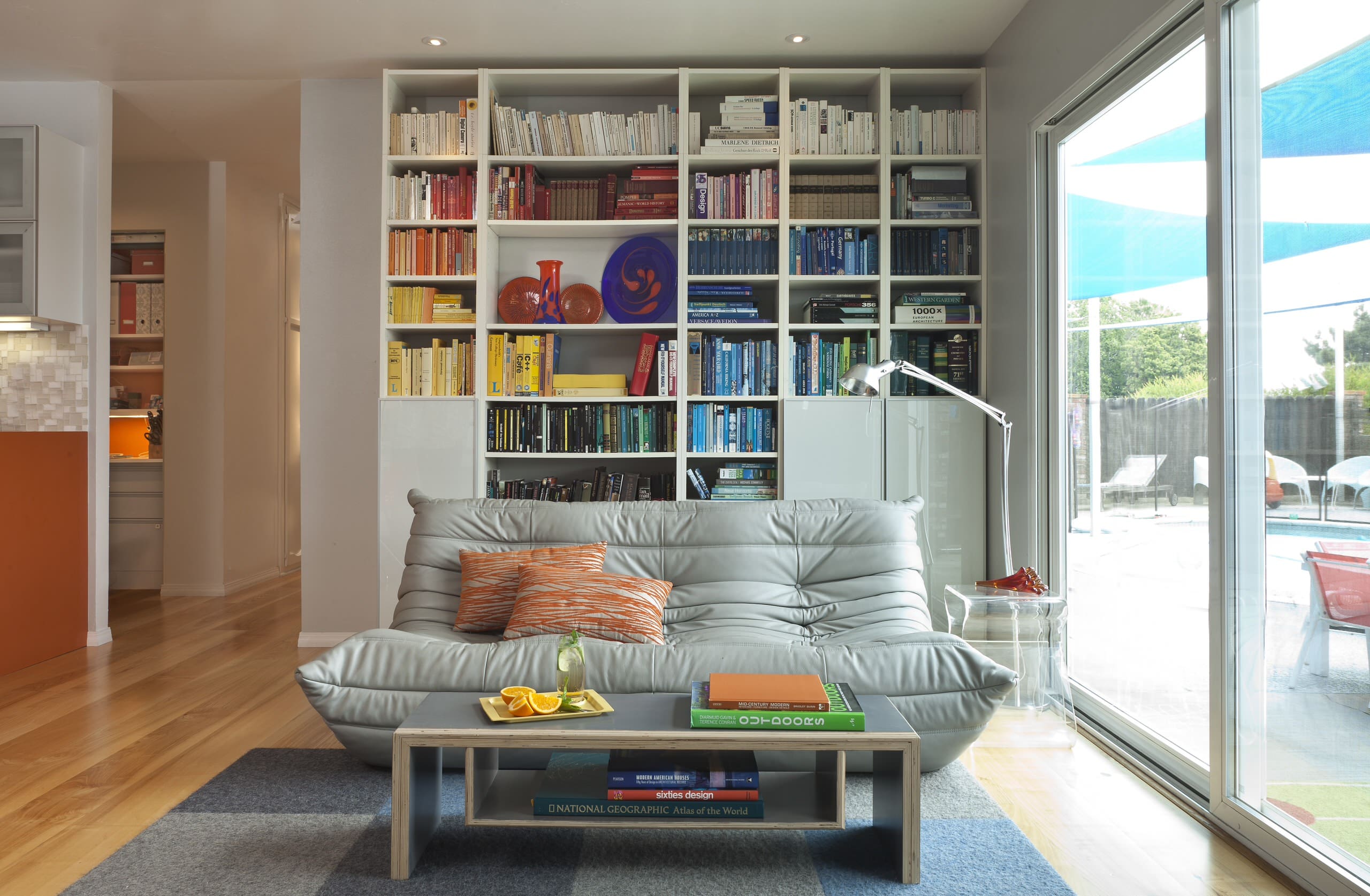 colorful mid century modern residence kristy kropat design img5d3168f800ad69f9 14 8924 1 61c8003 min